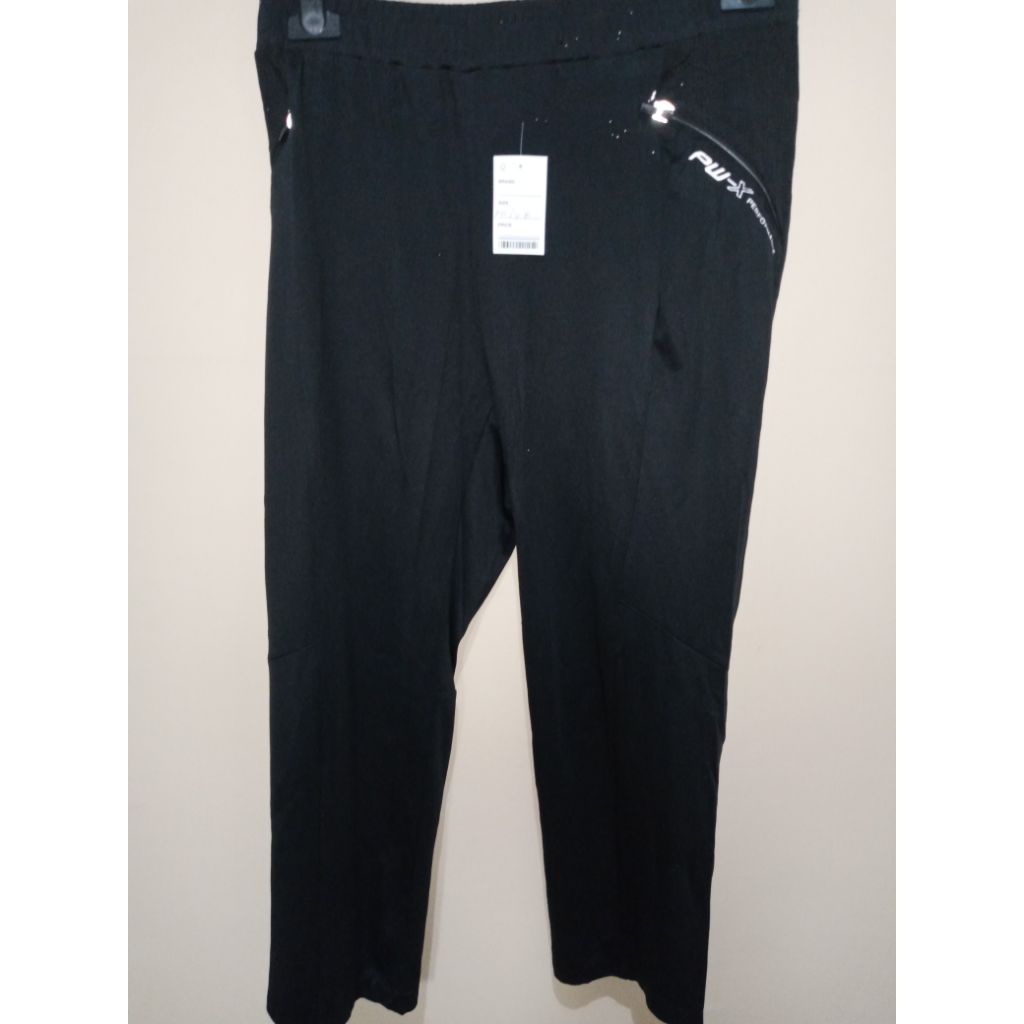 CELANA TRAINING PRELOVED