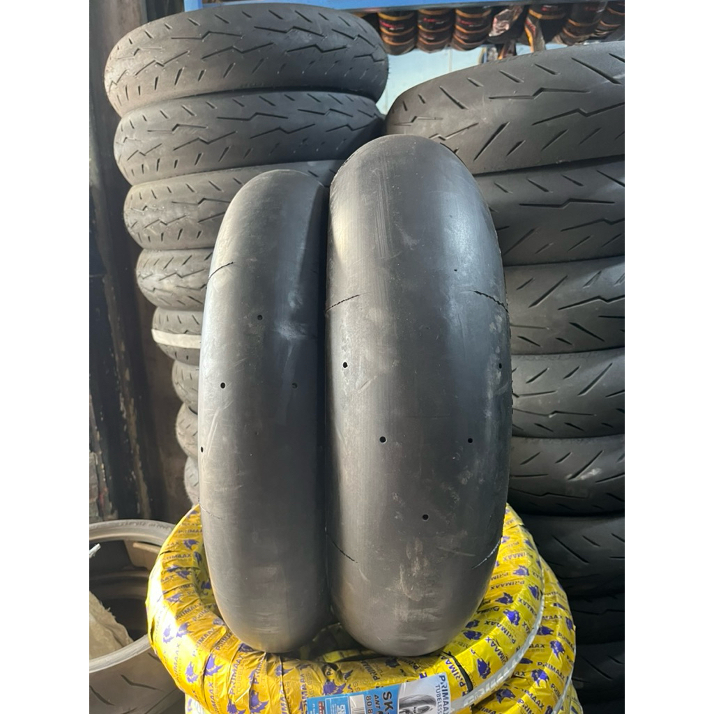 Pirelli Diablo Superbike slick 160/60-17 dan 120/70-17 like new 99%