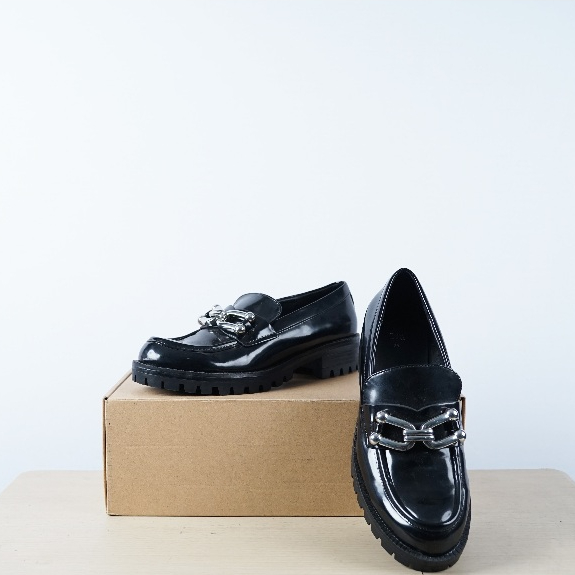 Zara - Chunky Chain Loafers