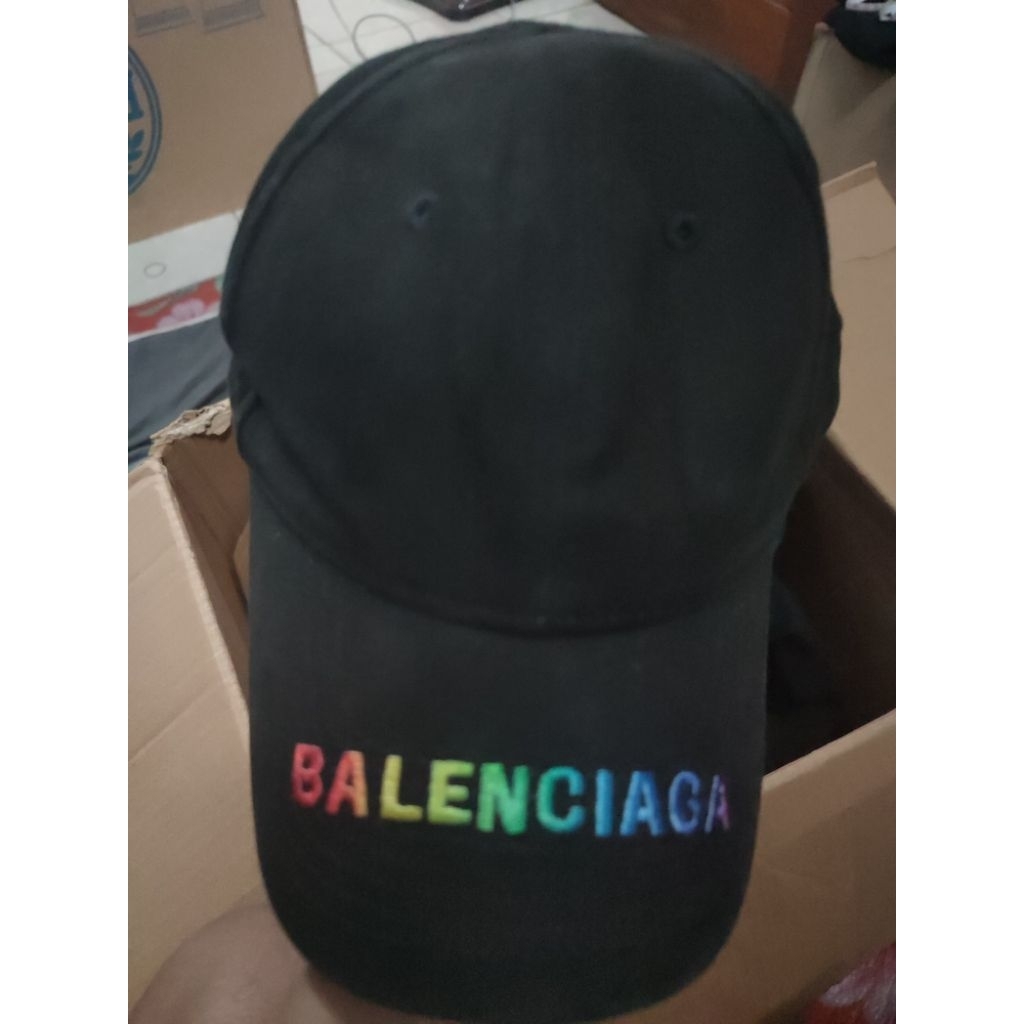 topi Balenciaga