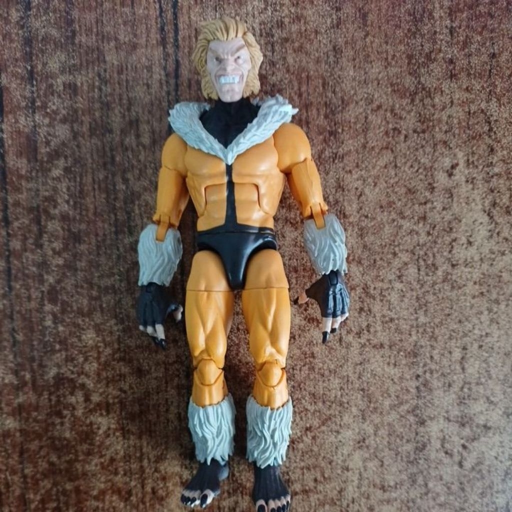 Marvel Legends Sabretooth wave Bone breaker