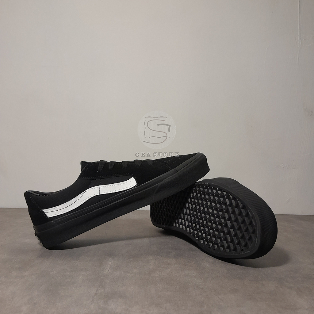 Sepatu Sk8-Low Contrast