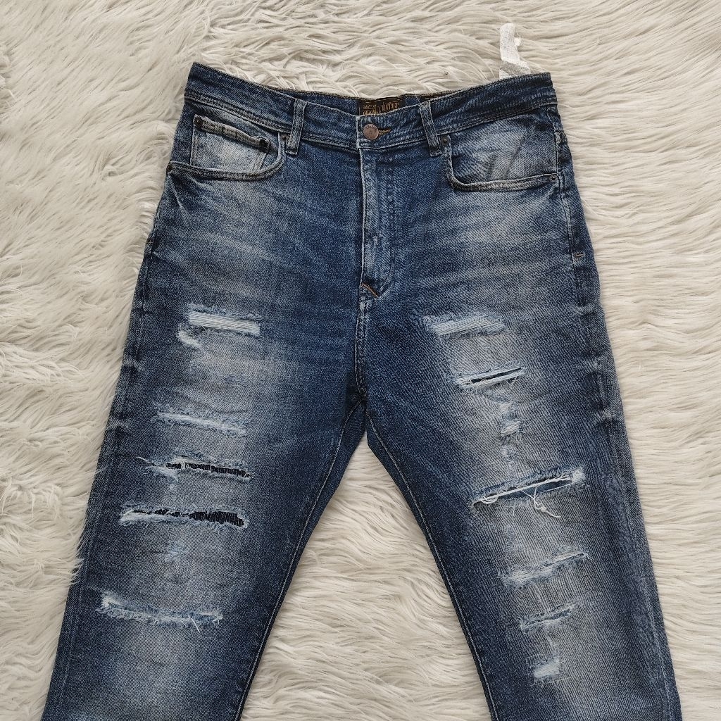 Zara Man Ripped Jeans
