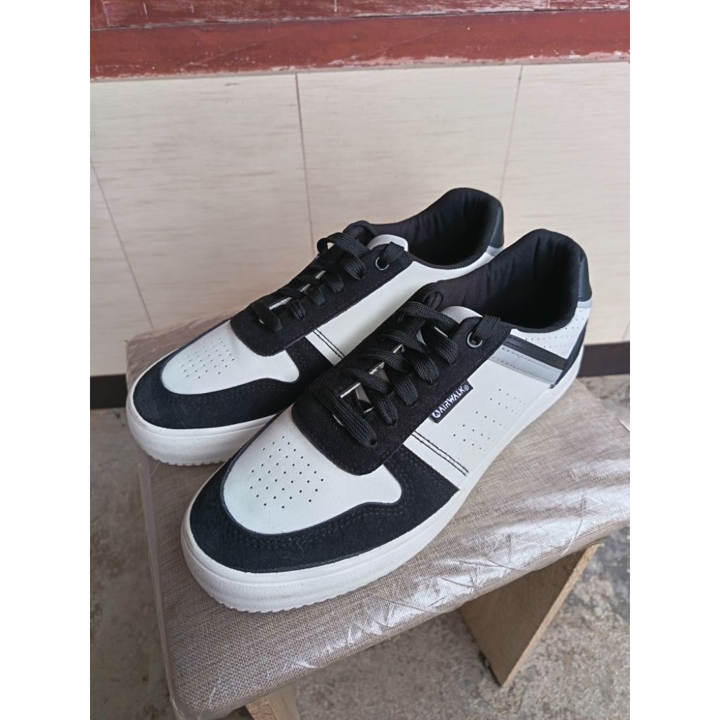 Sepatu Shoes Airwalk Arlo Original Black White Second Like New Ukuran 41