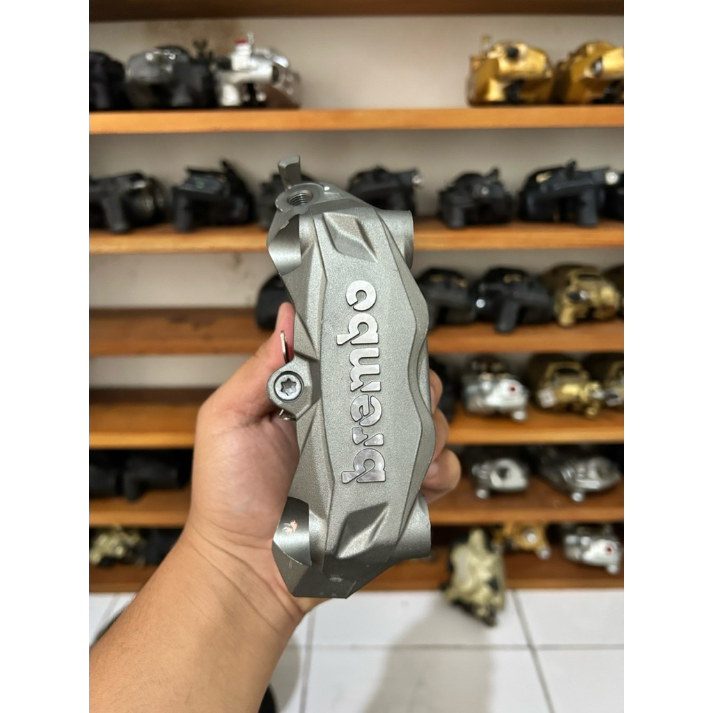 kaliper brembo m432 grey kanan kiri original mulus