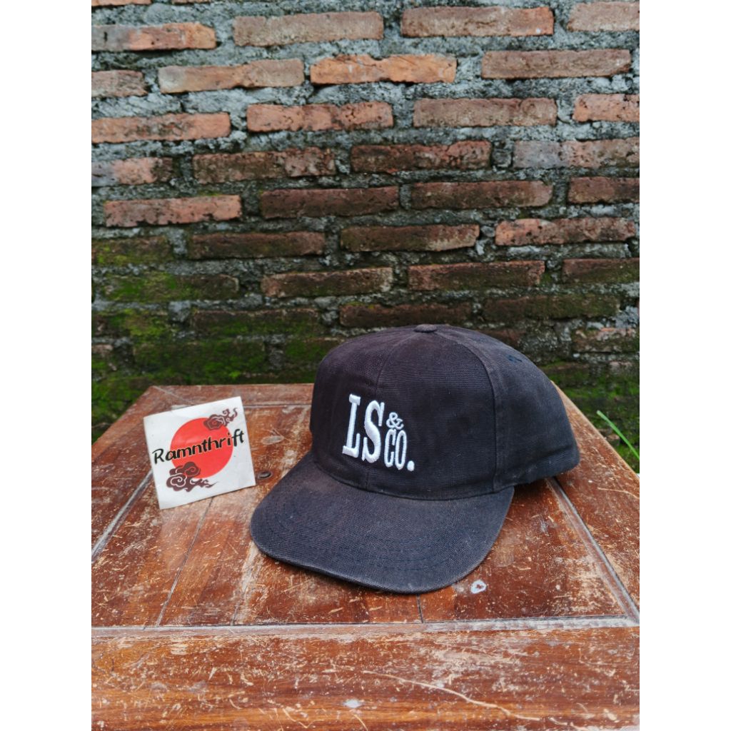 topi levis vintage