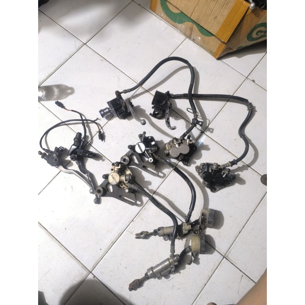 rem belakang set original satria Fu