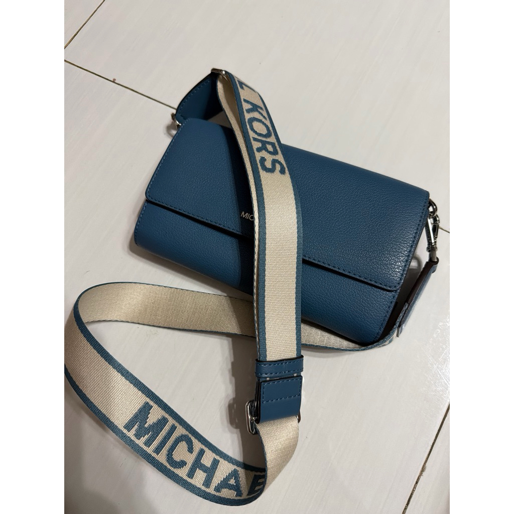 preloved clutch Michael kors