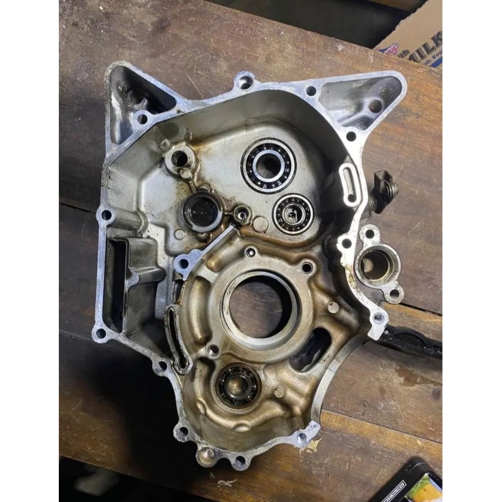 Blok Krengkes Crengkes Blok Mesin Bagian Kanan Yamaha Vixion New Part 1PA Seken Original Copotan