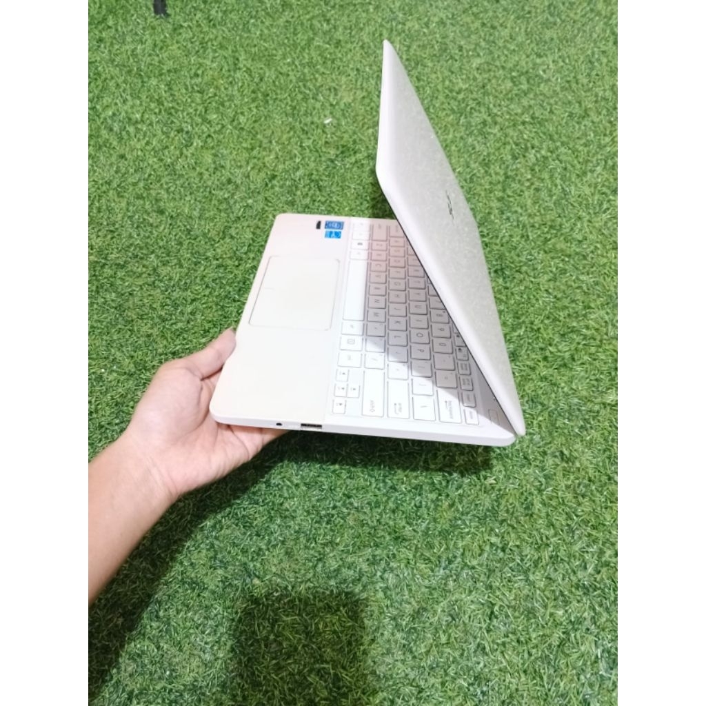 Asus E203NAH CELERON N330 RAM 4 HDD 500 GB