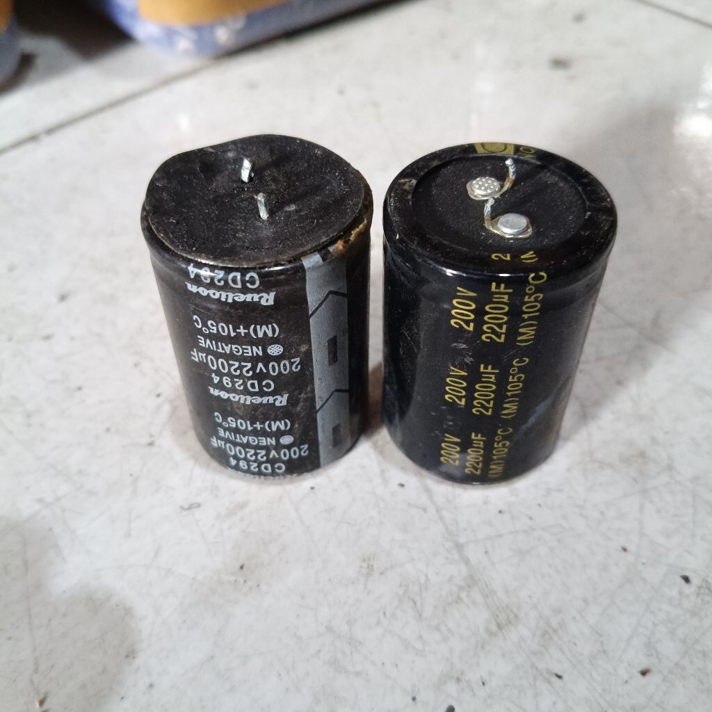 ELCO 200V2200UF /250V 2200UF TINGGI 5.CM BULAT 3,5.CM