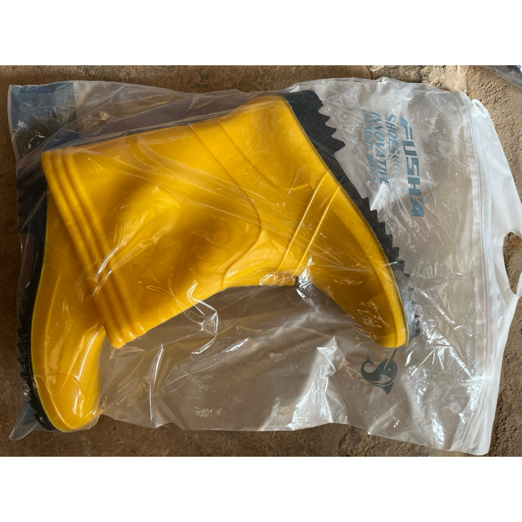 Sepatu Boot KANGTAI 802-2 Kuning no 25