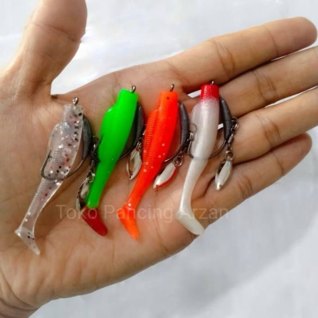 SET SOFTLURE 6cm + hook + BLADE/Lazarus