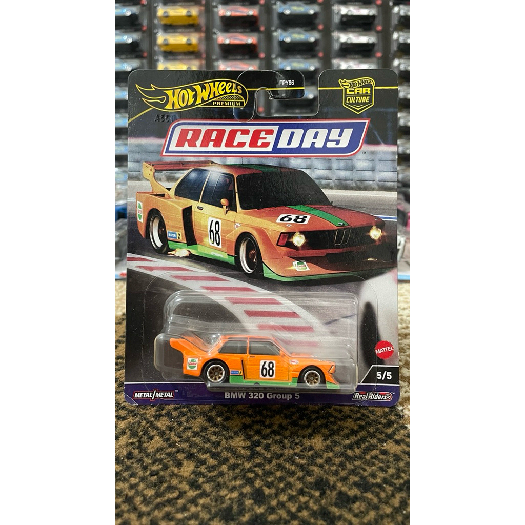 Hot Wheels Premium Race Day BMW