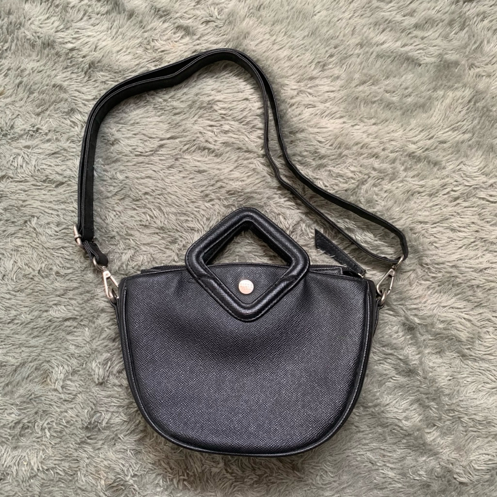 Sophie Martin Paris Sling Bag