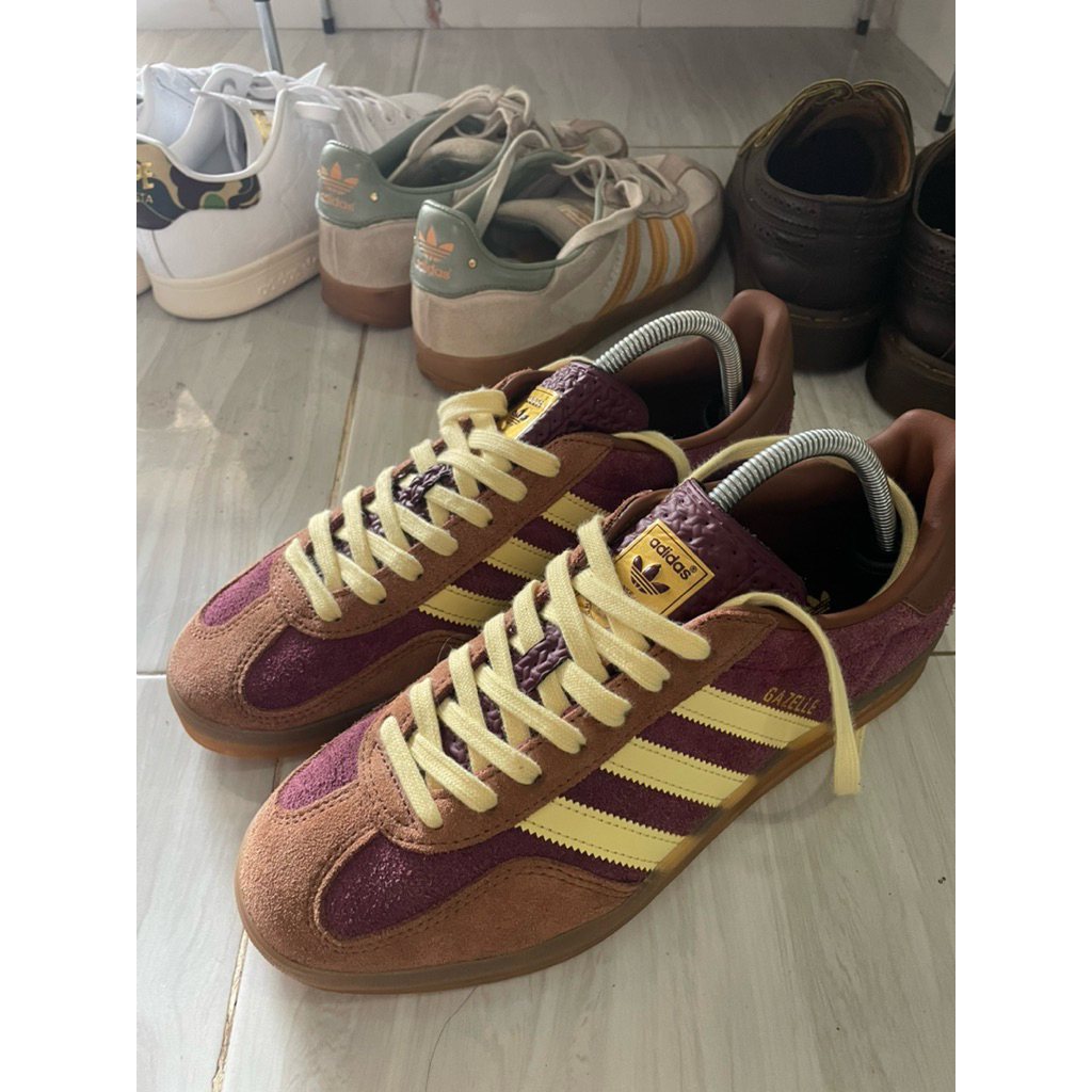 Adidas Gazelle Indoor Maroon almost yellow