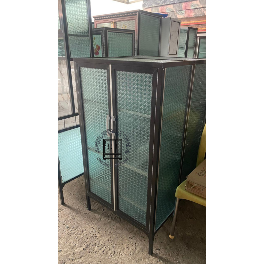 Lemari Rak Piring Kaca 2 Pintu