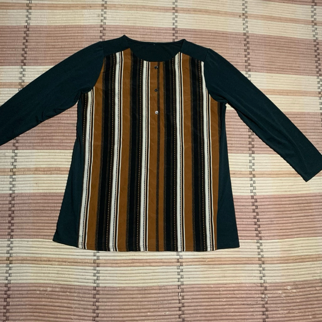 Kaos Polo  Lengan Panjang Wanihs Second Preloved