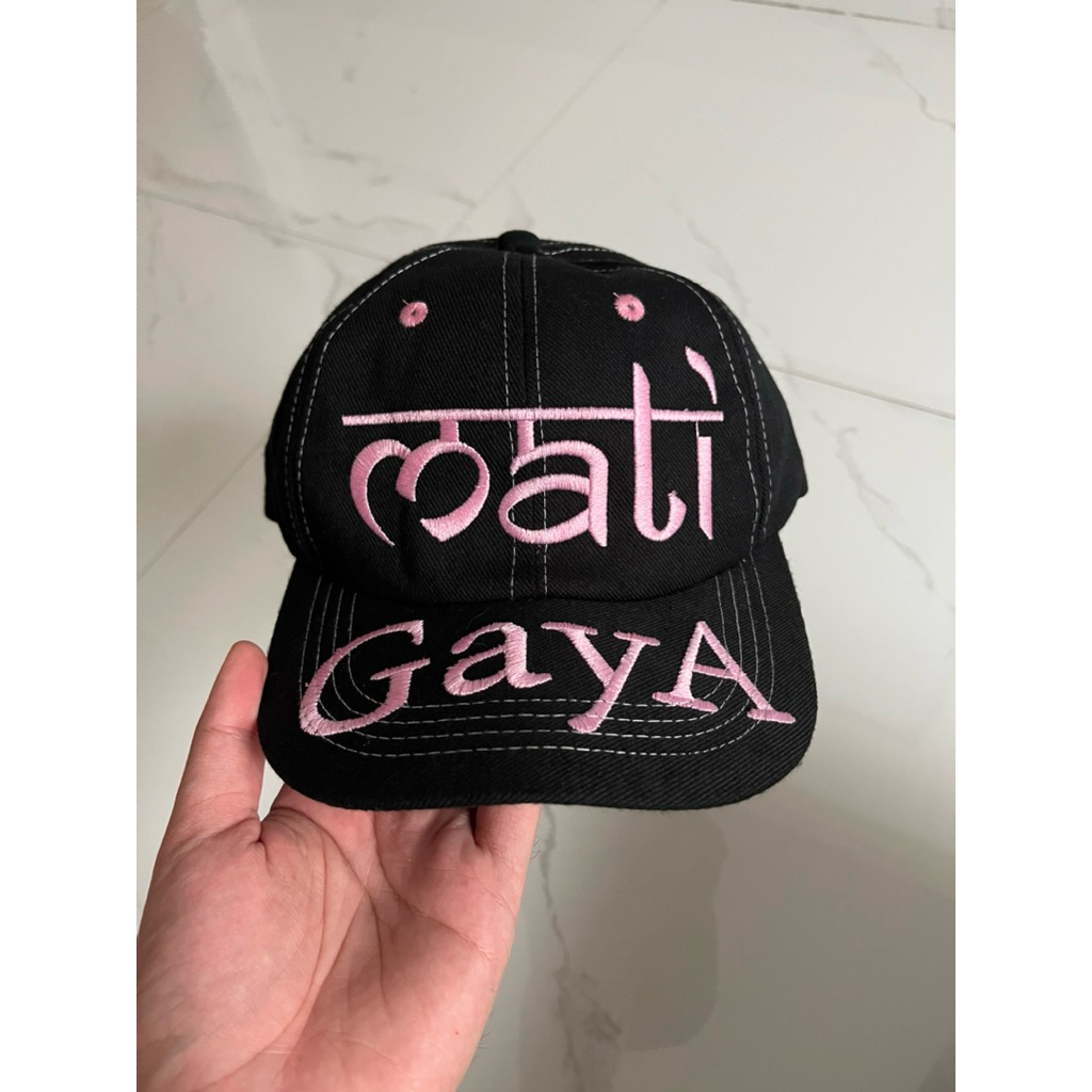 topi mati gaya