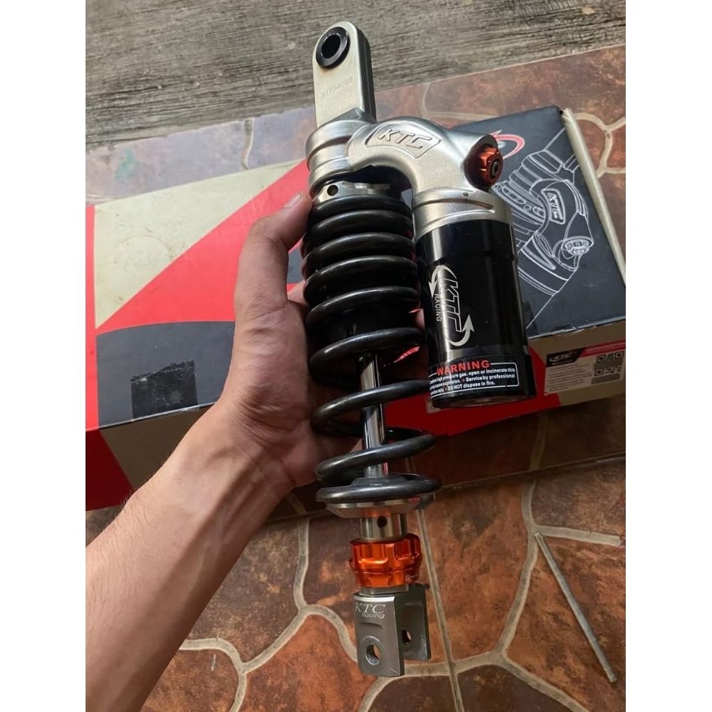 ban Pirelli Diablo rosso ring 14 sepasang