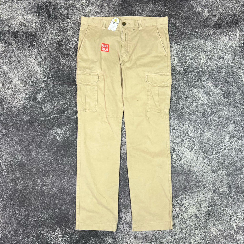 UNIQLO CARGO PANTS