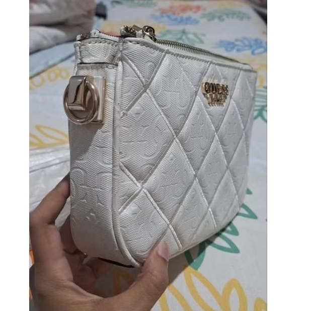 tas guess putih