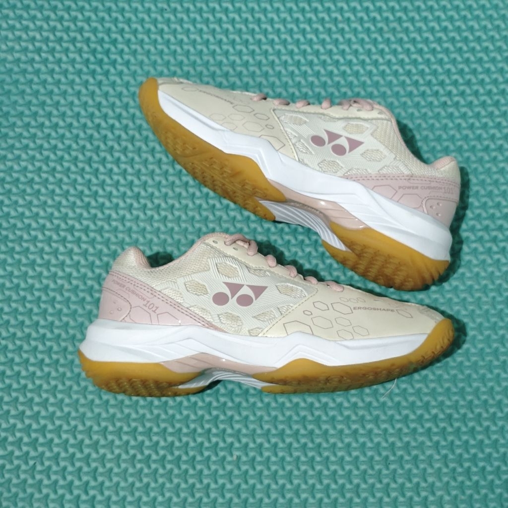 Sepatu Badminton Yonex SHB 101 CR pink second original size 37