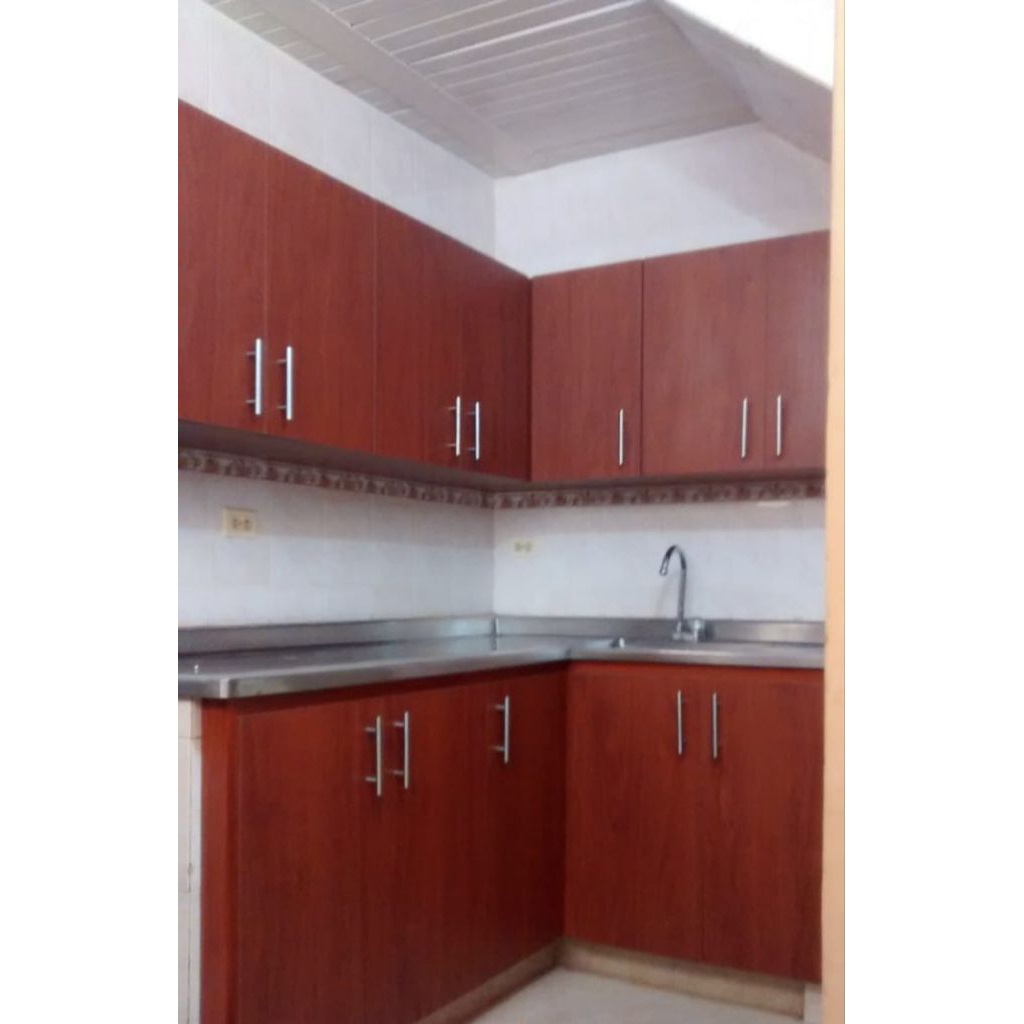 Kicen set Lemari gantung bahan kayu mahoni