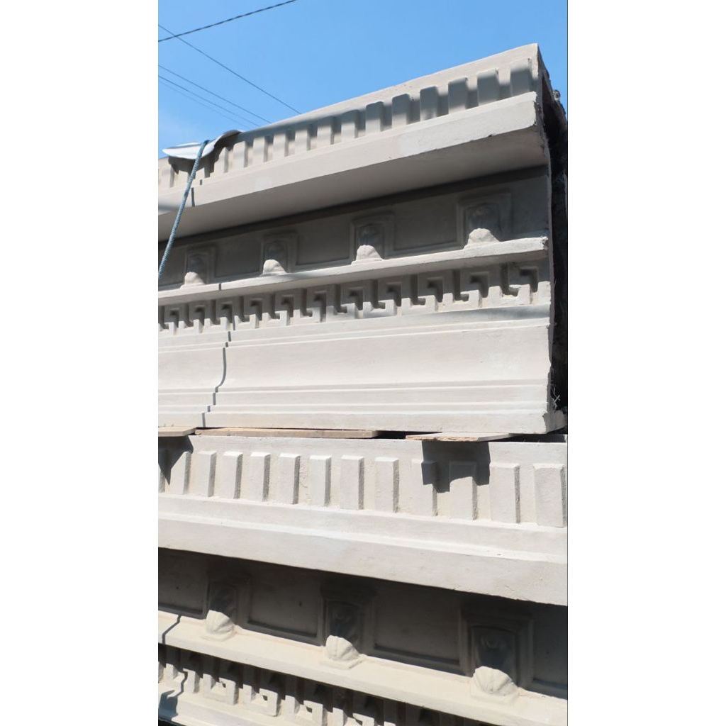 Lisplang grc memperindah fasad rumah minimalis