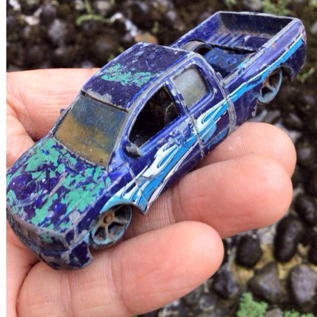 HOT WHEELS NISSAN TITAN TRUCKS DIECAST BEKAS