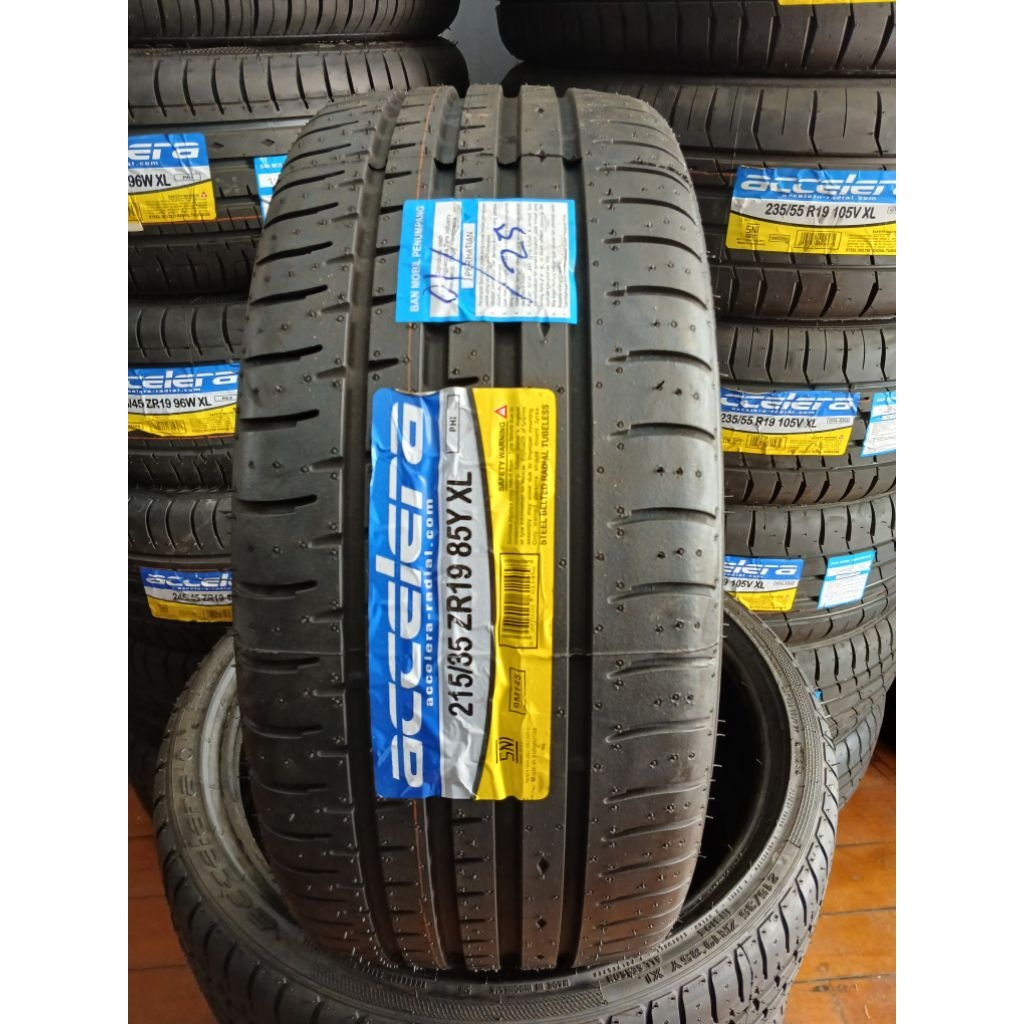 ACCELERA PHI 215 35 R19
