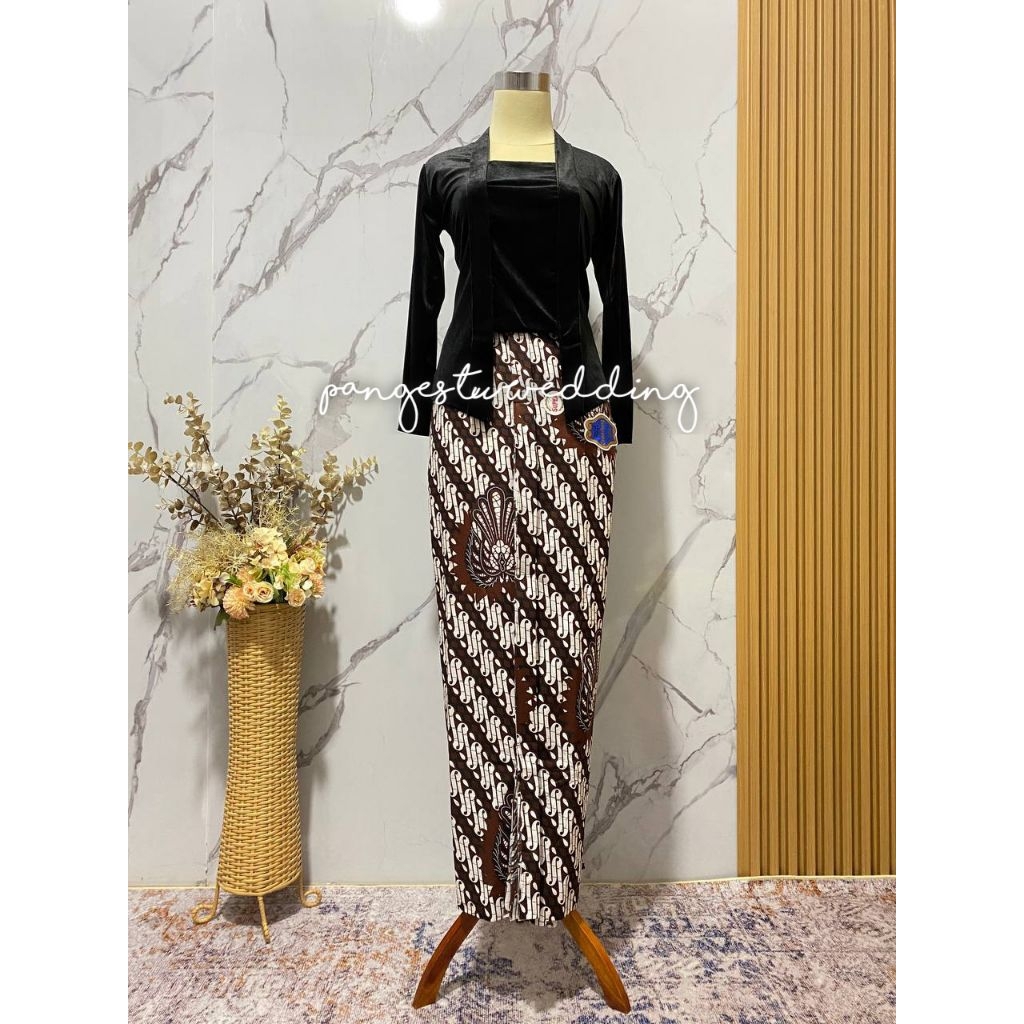 [SI13] Set Kebaya Bludru + Jarik Instan Tinggal Pakai_Motif Batik ParangGaruda