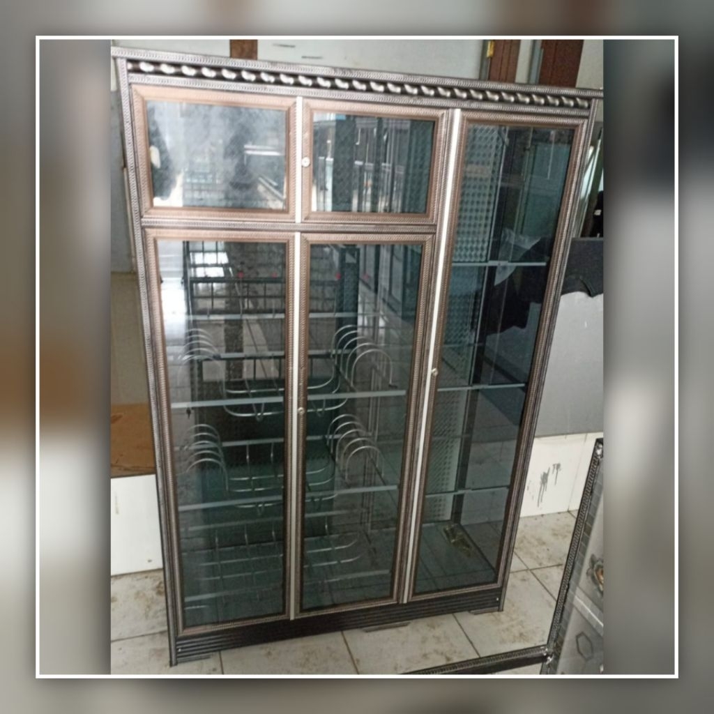 promo lemari rak piring kaca Almunium {Meubel_Hafidz}