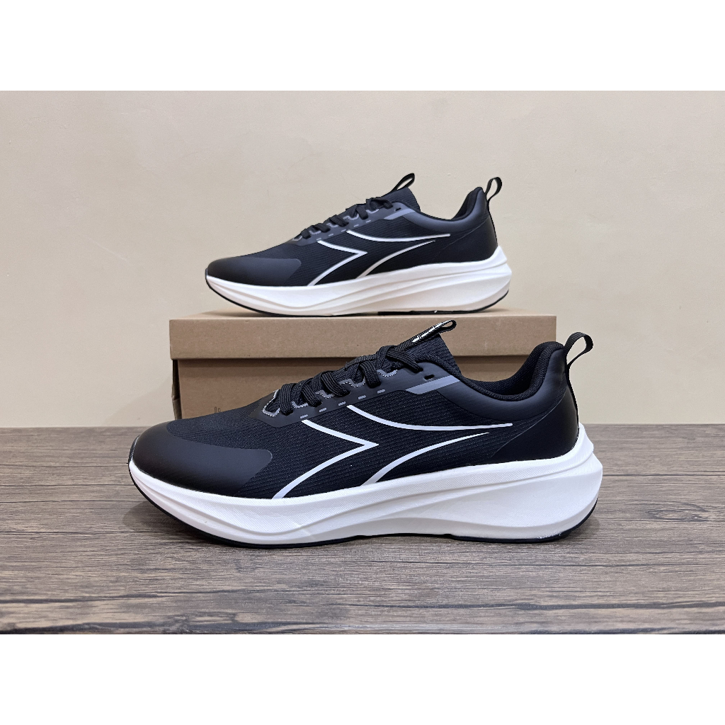 Sepatu sekolah olahraga casual pria Diadora Morgana Black Hitam Original