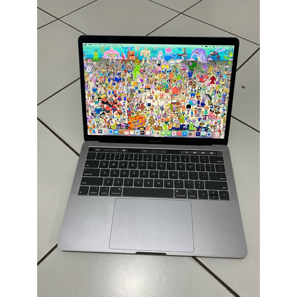 MacBook Pro 2019 13inch i7 16/512gb
