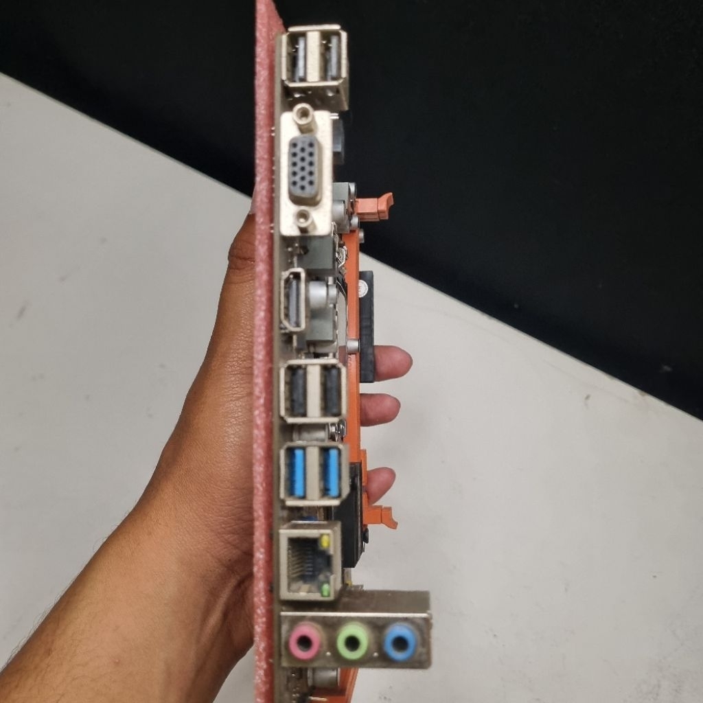 [BEKAS] Motherboard H61 Esonic LGA1155 Intel Gen 2 Gen 3