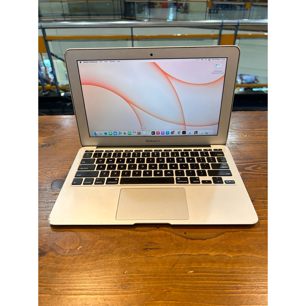 macbook air 11inch 2015 i5 8/256