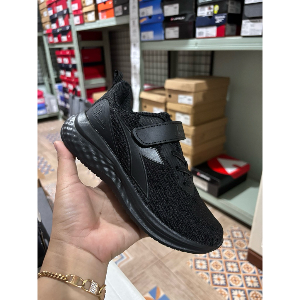 Sepatu DIADORA NEO JR mono black