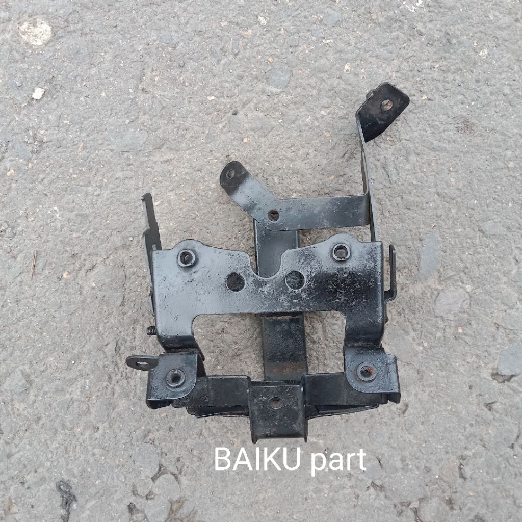 dudukan aki/tempat aki vario techno 110 cbs, vario karbu lama 110 original