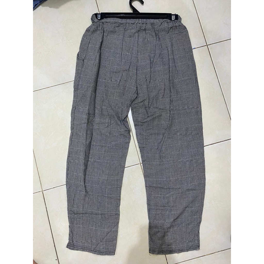 CELANA KAIN KOTAK-KOTAK