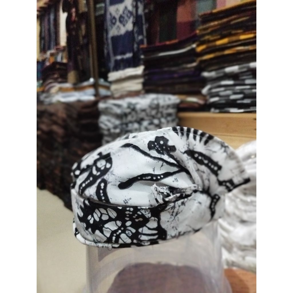udeng bali batik putih isi tutup