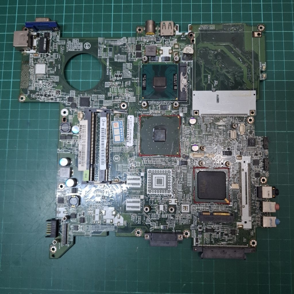 Motherboard Laptop rusak