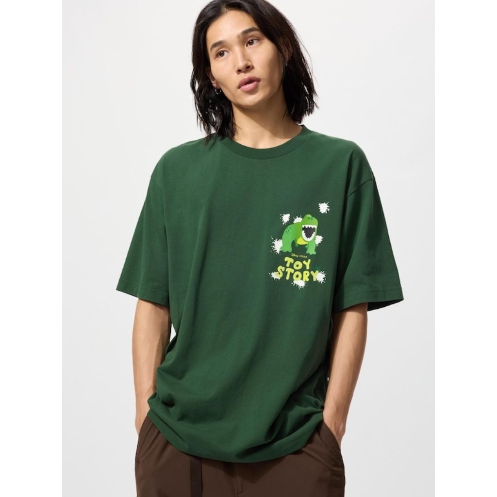 NEW IN UNIQLO Kaos UT Disney Magic For Al Lengan Pendek Mickey Mouse Star Wars Marvel Monster Inc Ts
