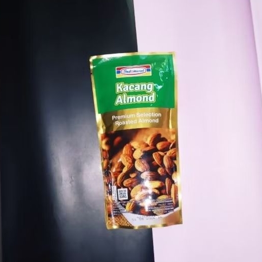 Kacang Almond Original Indomaret