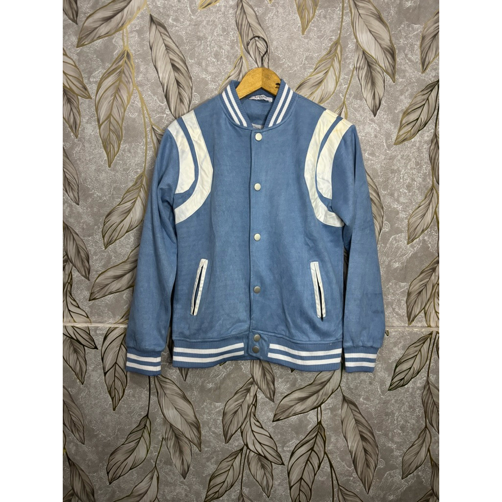 Jaket varsity givenchy