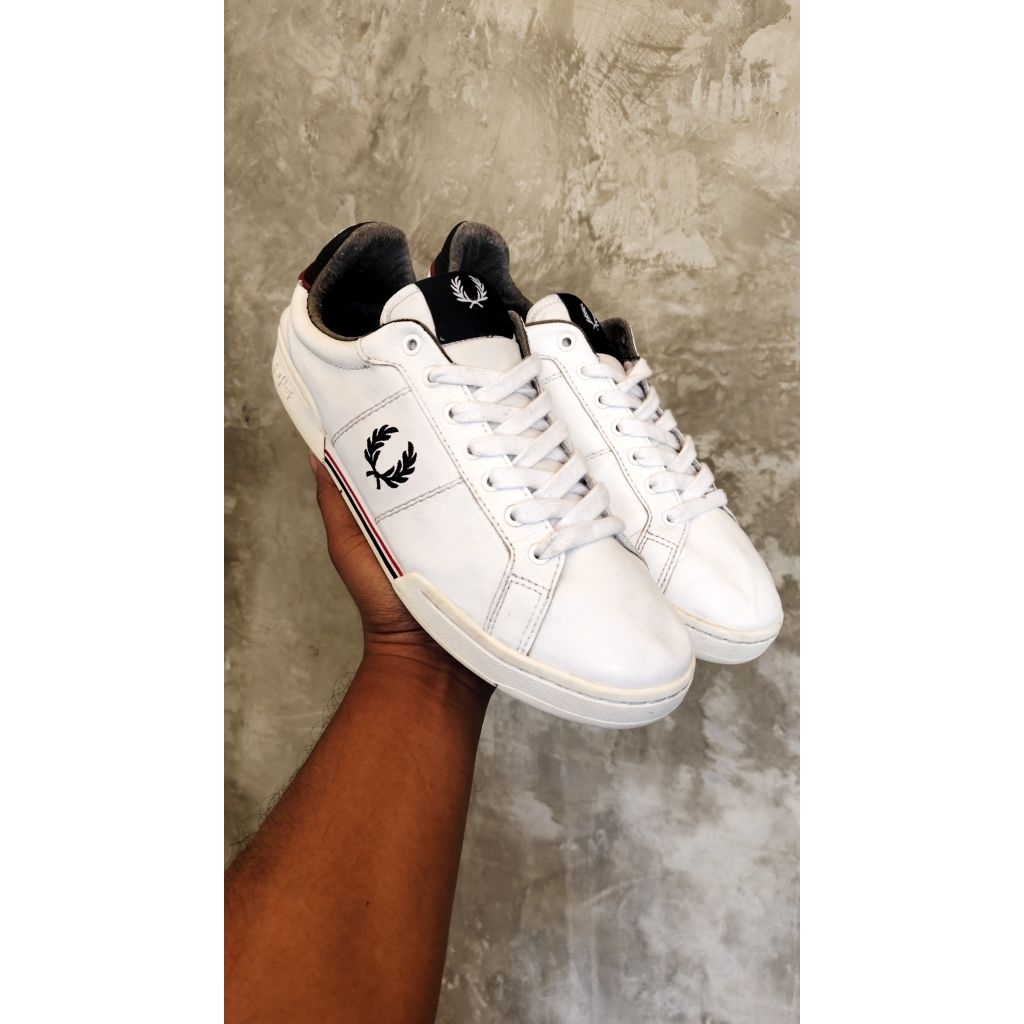 sepatu Fred perry