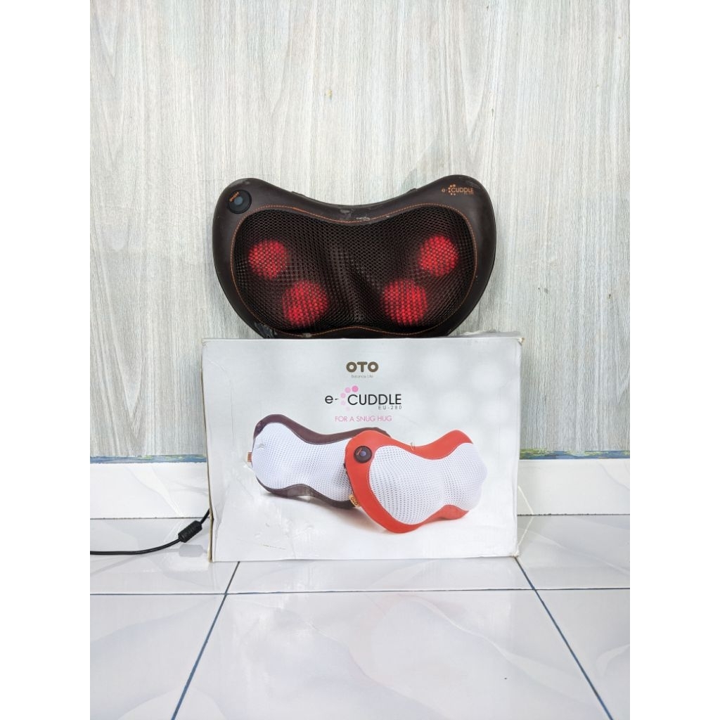 Alat Pijat OTO e-Cuddle mirip OSIM uCozy