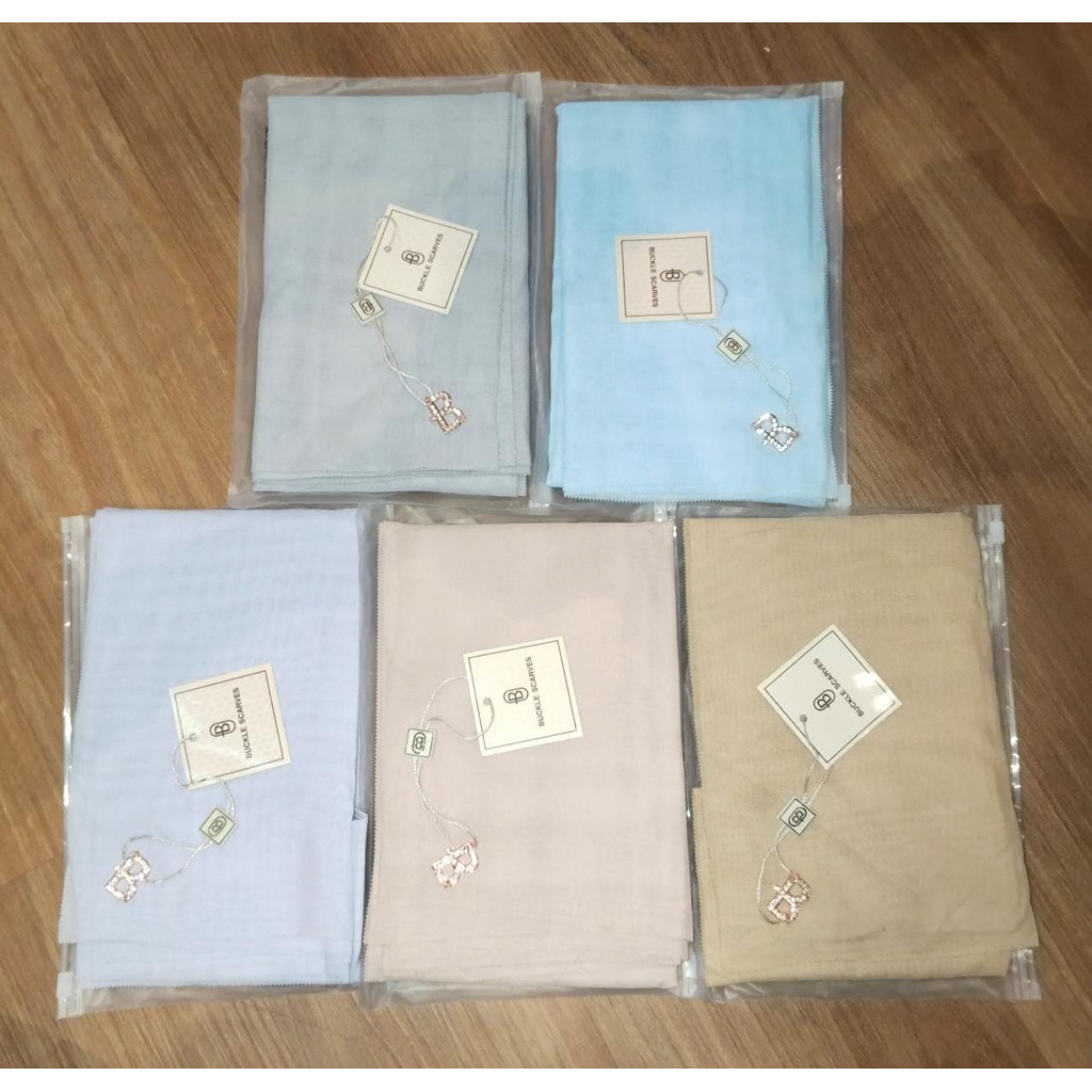 Buckle scarves hijab