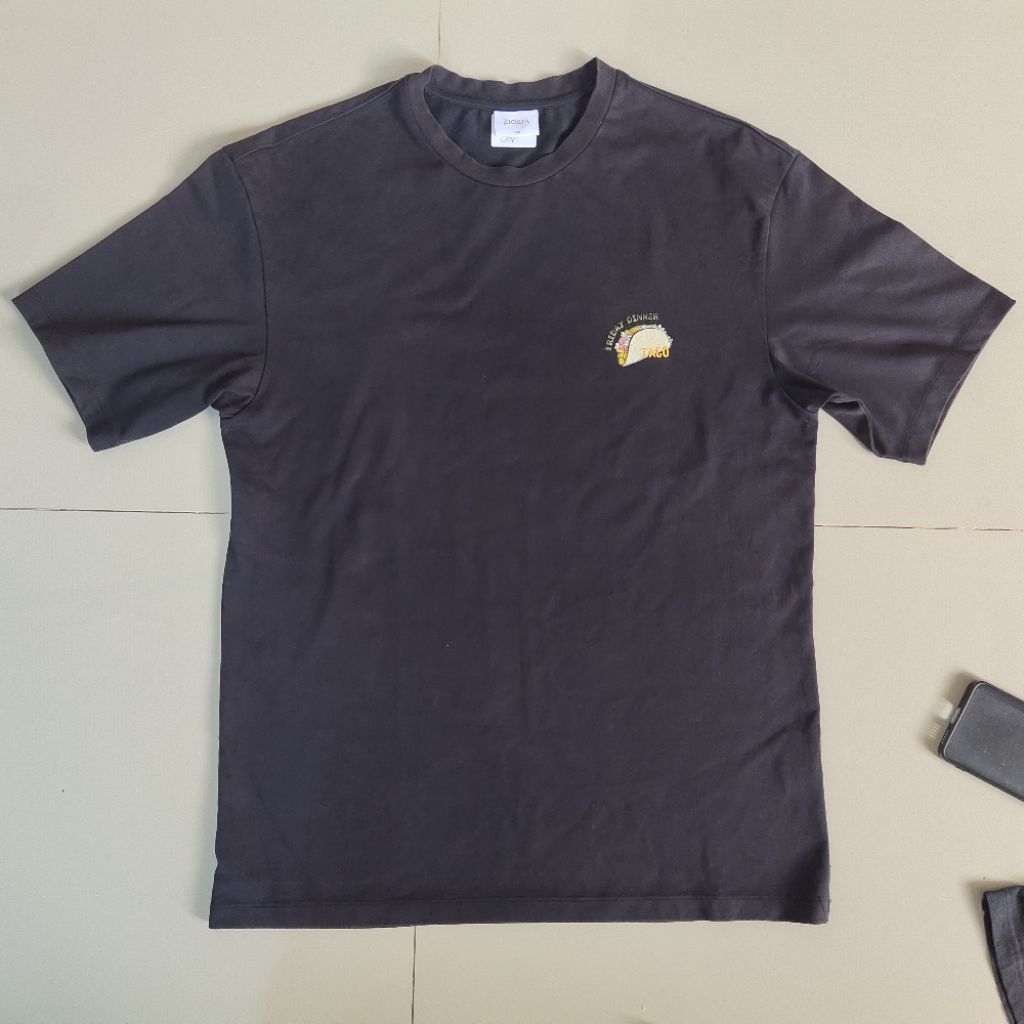 Baju kaos Ziozia Size M hitam