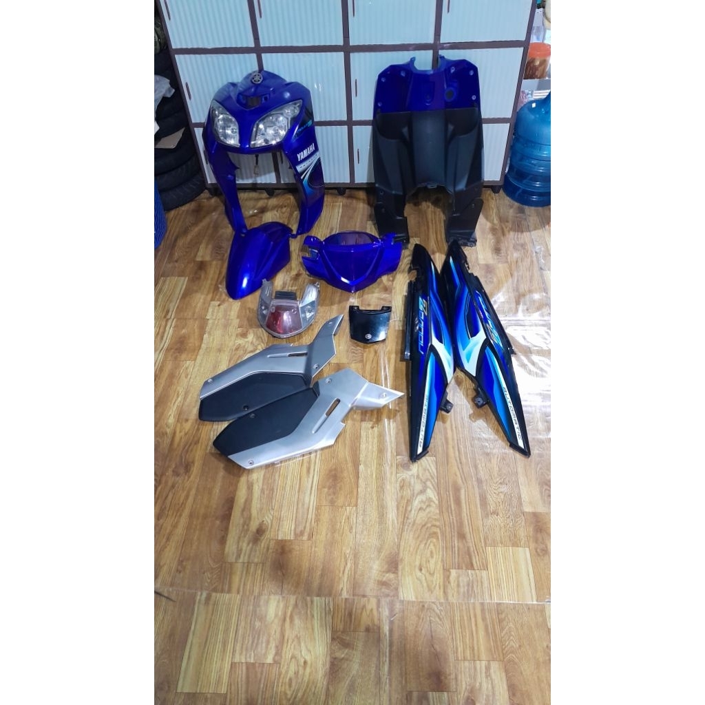 body nouvo z biru hitam 2007 fullset alus & kasar include reflektor dan stoplamp / copotan.